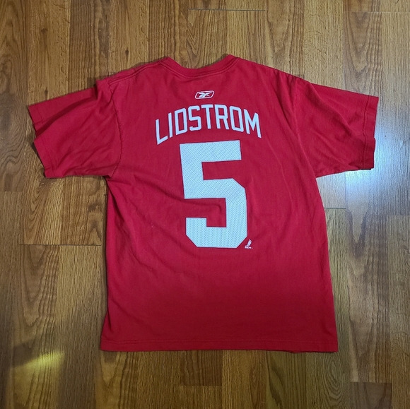 Red Wings Reebok T-Shirt Size Medium - Picture 2 of 5